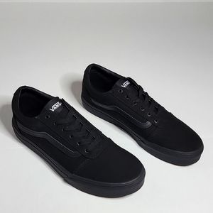 NWOT-YOUTH BOYS Vans, Black